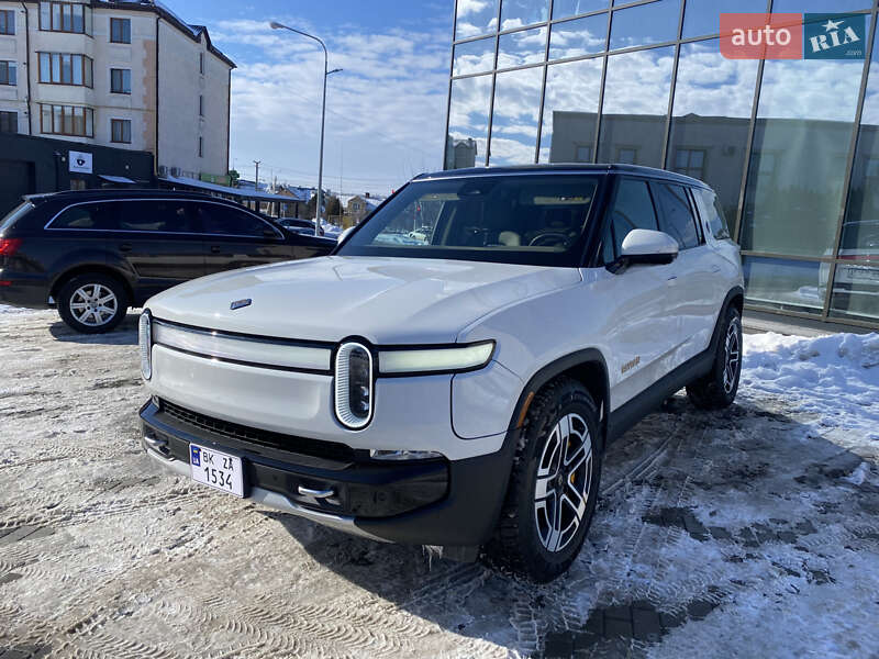 Rivian R1S 2023