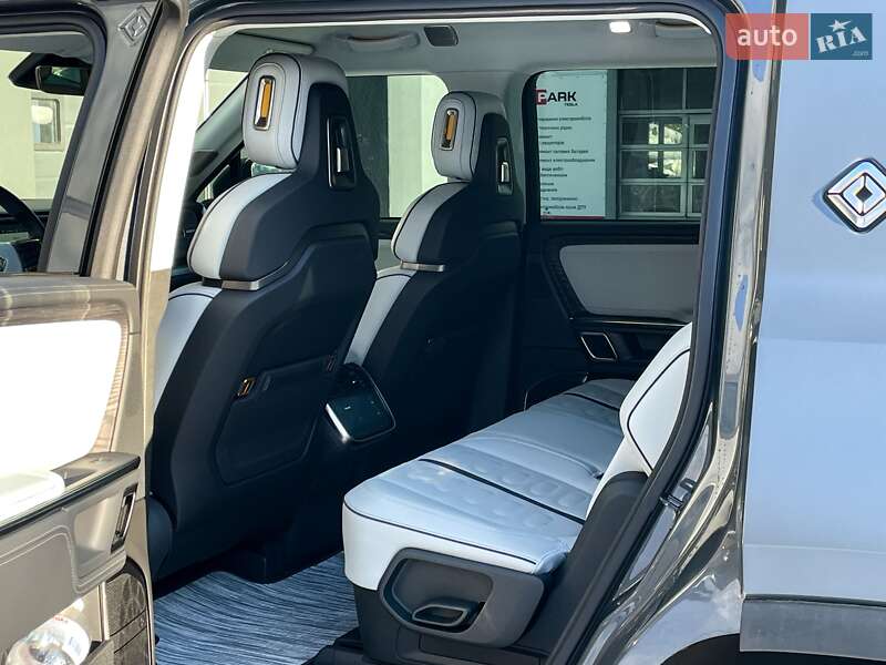 Внедорожник / Кроссовер Rivian R1S 2023 в Киеве