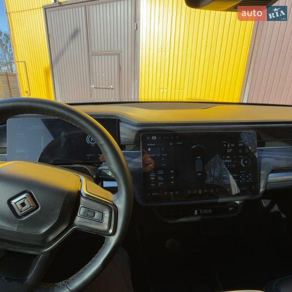 Внедорожник / Кроссовер Rivian R1S 2022 в Хмельницком