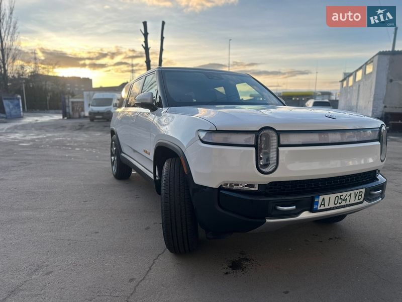 Внедорожник / Кроссовер Rivian R1S 2024 в Киеве