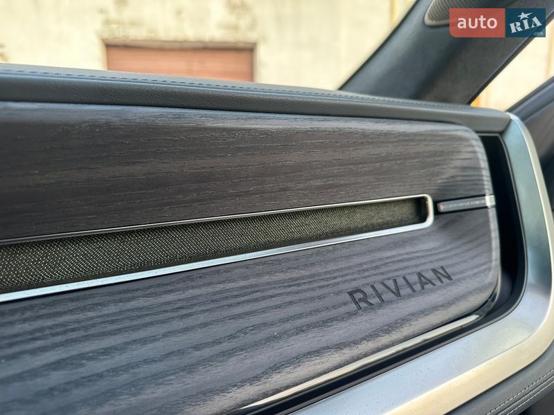 Внедорожник / Кроссовер Rivian R1S 2024 в Киеве