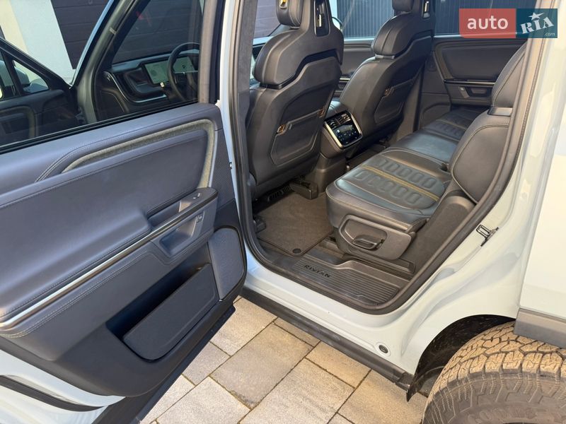 Внедорожник / Кроссовер Rivian R1S 2024 в Староконстантинове