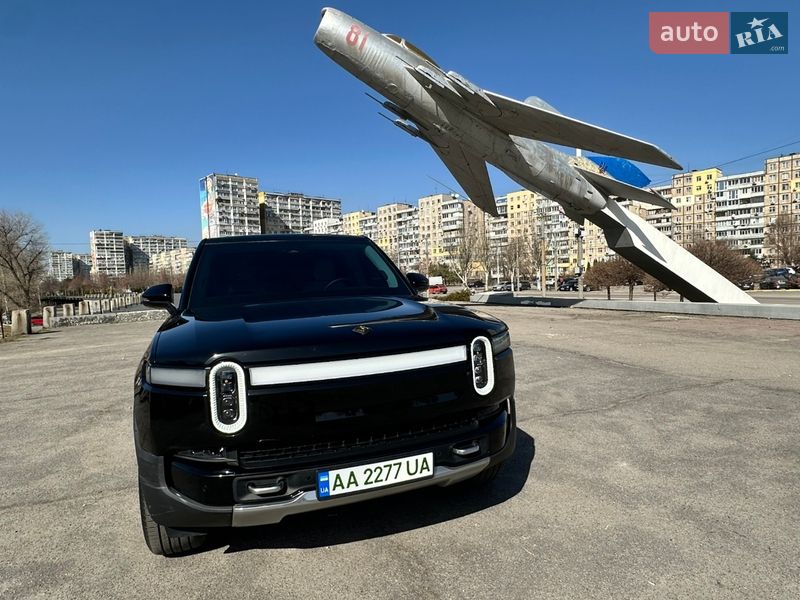 Внедорожник / Кроссовер Rivian R1S 2023 в Киеве
