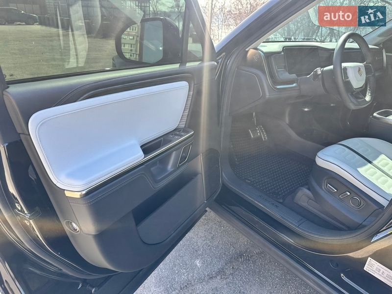 Внедорожник / Кроссовер Rivian R1S 2023 в Киеве