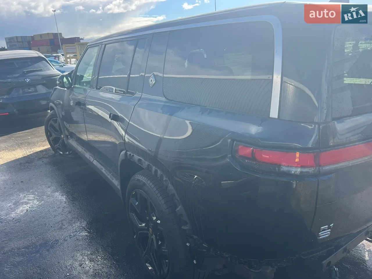 Rivian R1S 2025 photo 4