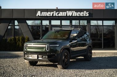 Внедорожник / Кроссовер Rivian R1S 2023 в Черновцах