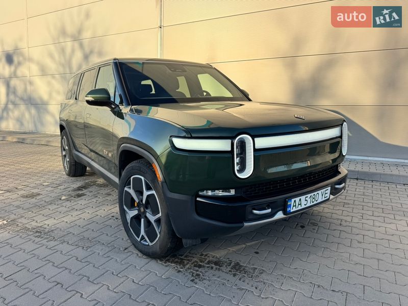 Rivian R1S 2023