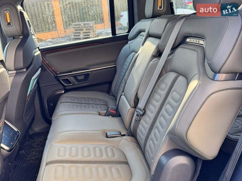 Позашляховик / Кросовер Rivian R1S 2023 в Києві