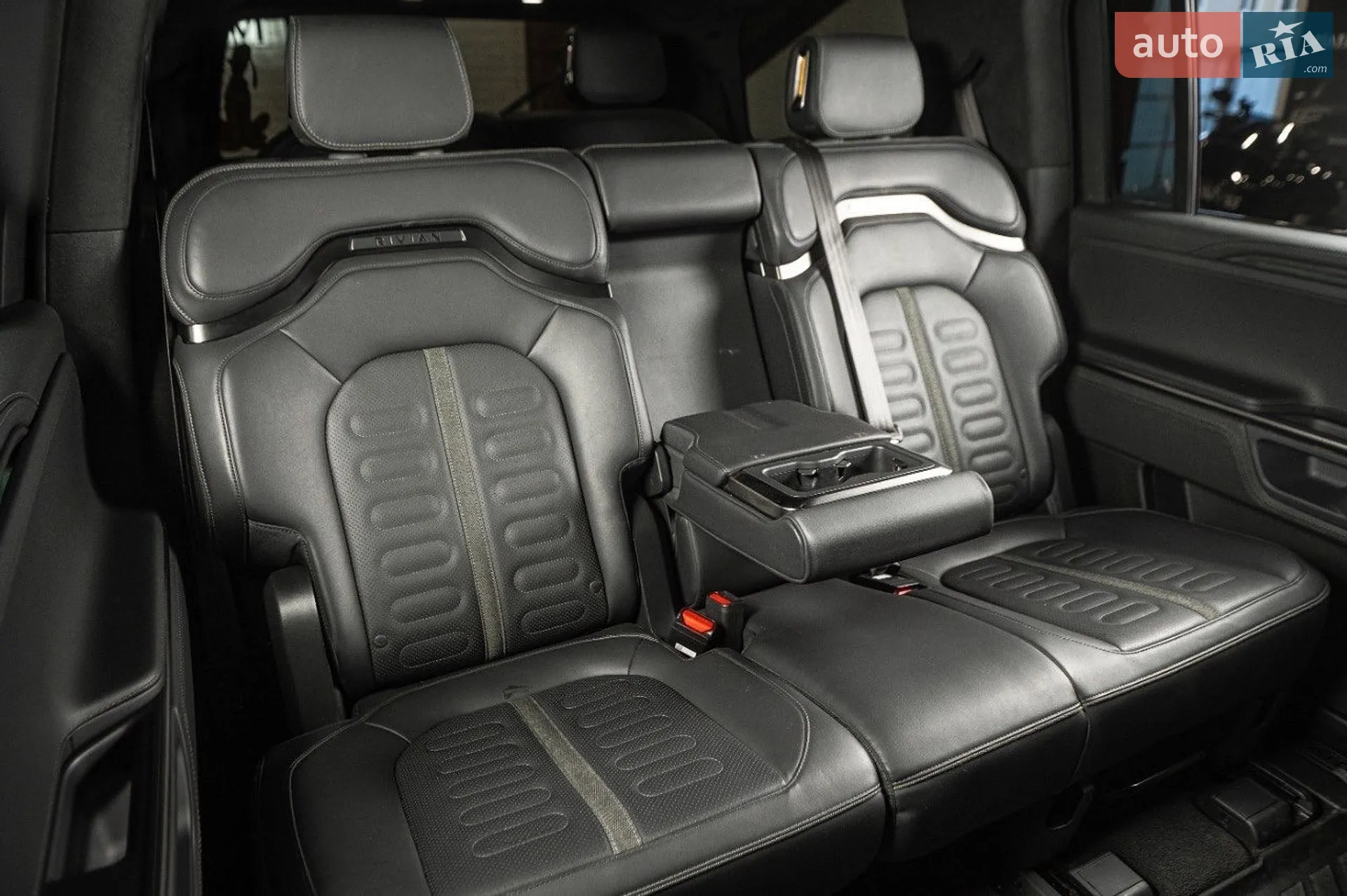 Rivian R1S 2023 VIN 7PDSGABA1RN031444 фото оголошення 53 з 63