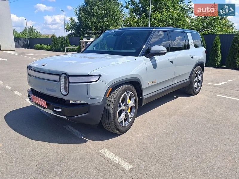 Rivian R1S 2024