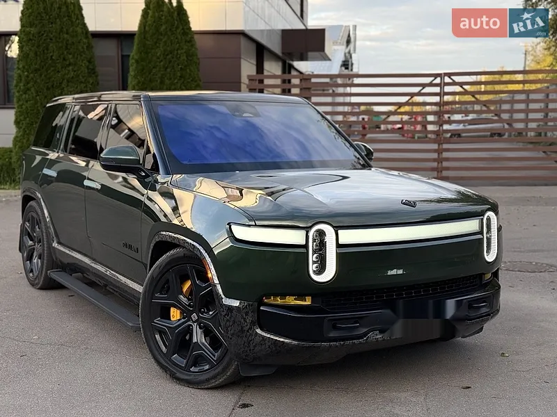 Rivian R1S 2023