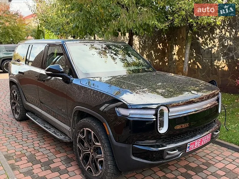 Rivian R1S 2025