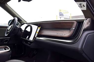 Пікап Rivian R1T 2022 в 