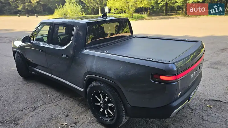 Rivian R1T 2021 VIN 7FCTGAAL3NN000909 фото оголошення 3 з 56