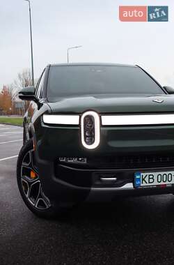 Пикап Rivian R1T 2023 в 