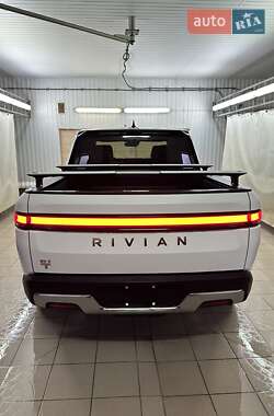 Пікап Rivian R1T 2022 в 