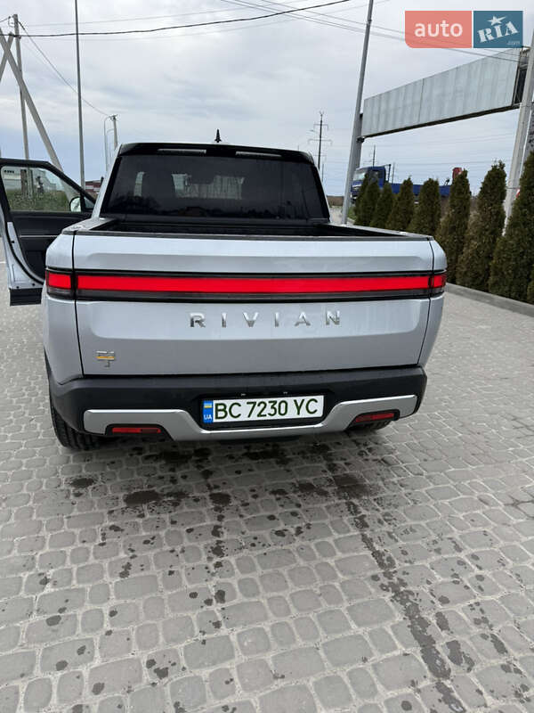 Пікап Rivian R1T 2022 в Львові