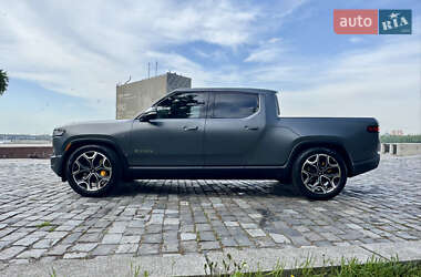 Позашляховик / Кросовер Rivian R1T 2022 в 