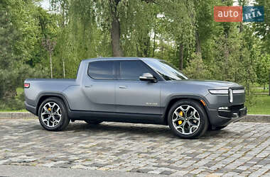 Позашляховик / Кросовер Rivian R1T 2022 в 