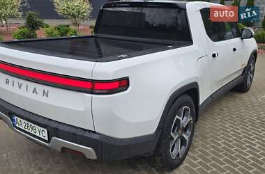 Пікап Rivian R1T 2022 в 