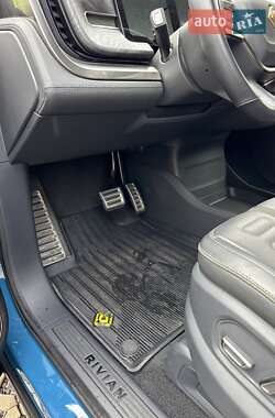 Пікап Rivian R1T 2022 в 