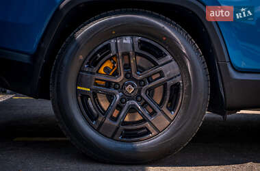 Позашляховик / Кросовер Rivian R1T 2022 в 