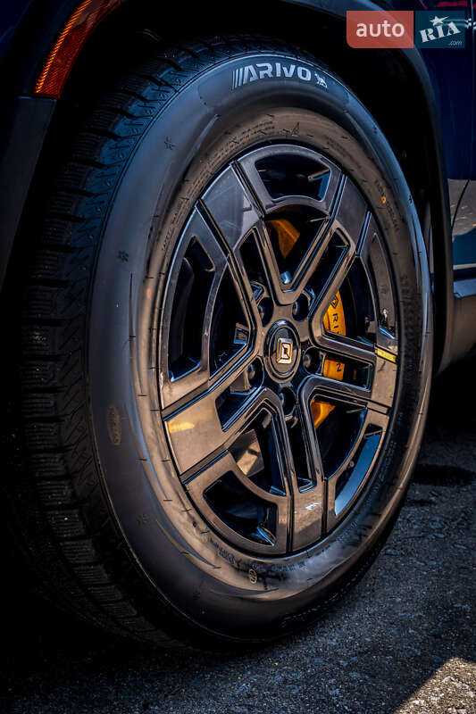 Внедорожник / Кроссовер Rivian R1T 2022 в Киеве