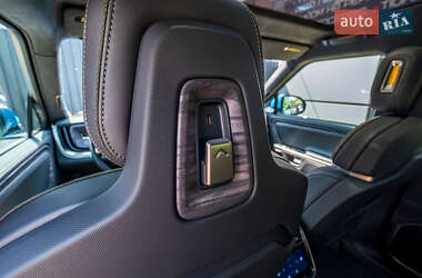 Позашляховик / Кросовер Rivian R1T 2022 в 