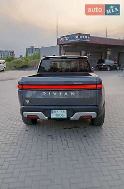 Пікап Rivian R1T 2022 в 