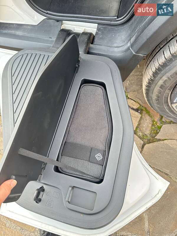 Пікап Rivian R1T 2022 в Дніпрі