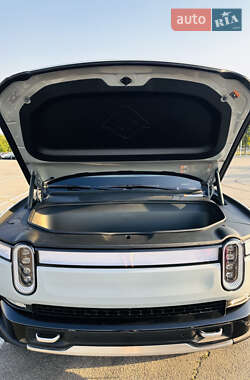 Пикап Rivian R1T 2024 в 