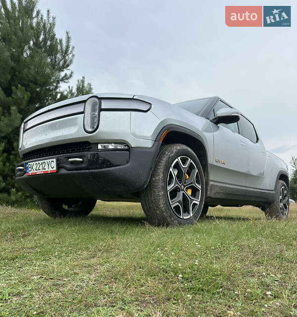 Пикап Rivian R1T 2023 в Ровно