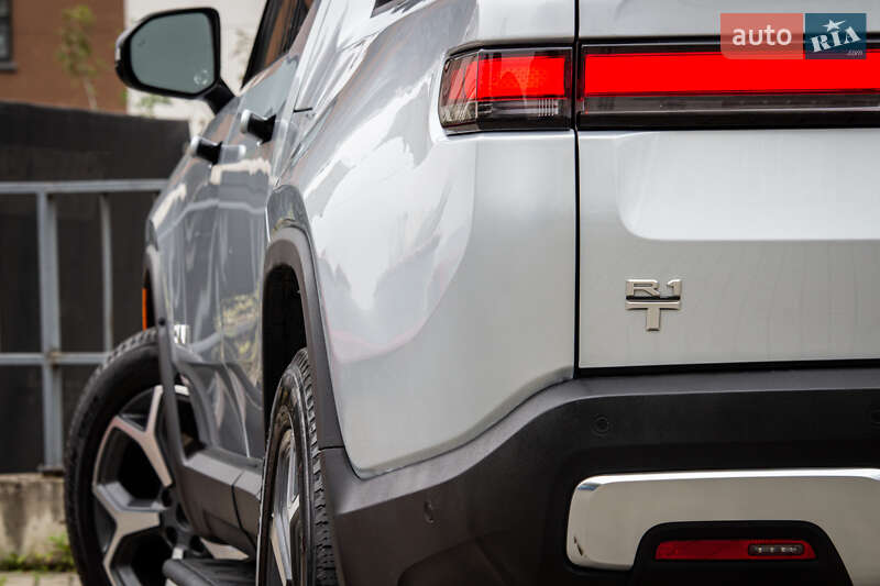 Пікап Rivian R1T 2023 в Львові
