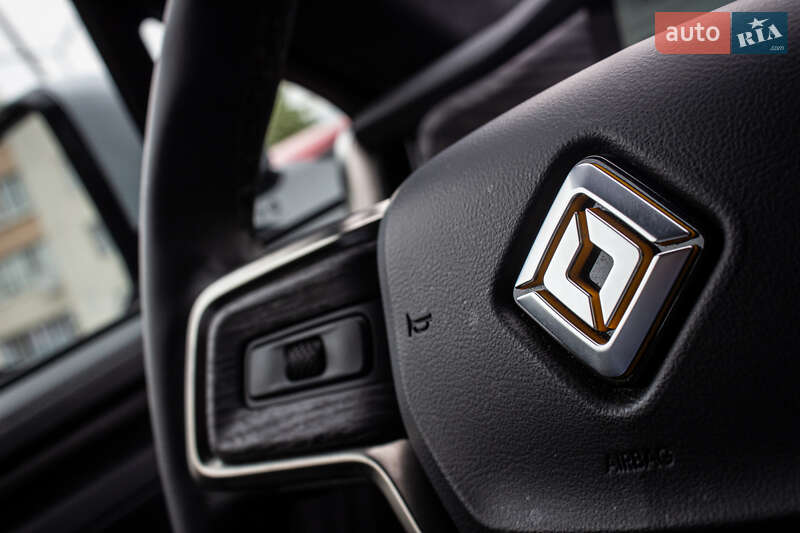 Пікап Rivian R1T 2023 в Львові