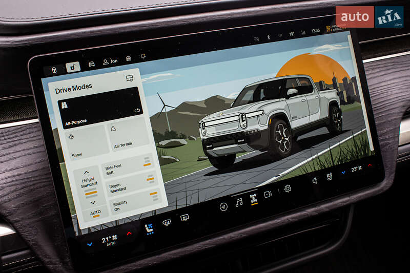 Пікап Rivian R1T 2023 в Львові