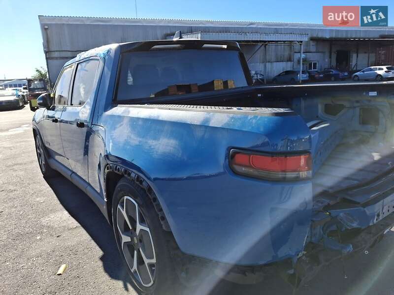 Пикап Rivian R1T 2023 в Ирпене