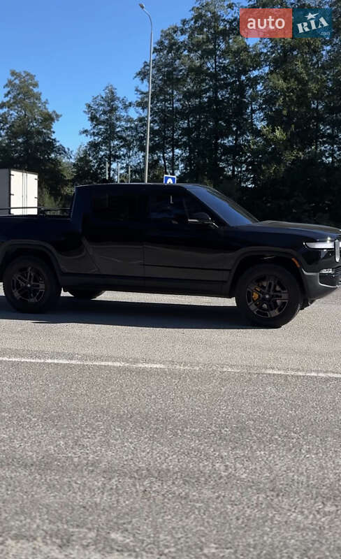 Пикап Rivian R1T 2024 в Коростышеве