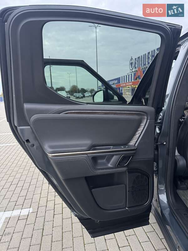 Пикап Rivian R1T 2022 в Нововолынске фото 16 Пикап Rivian R1T 2022 в Нововолынске