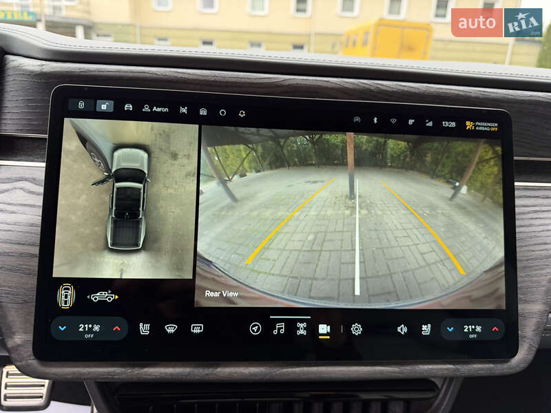 Пікап Rivian R1T 2022 в Львові