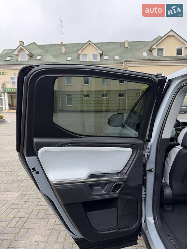 Пікап Rivian R1T 2022 в Львові