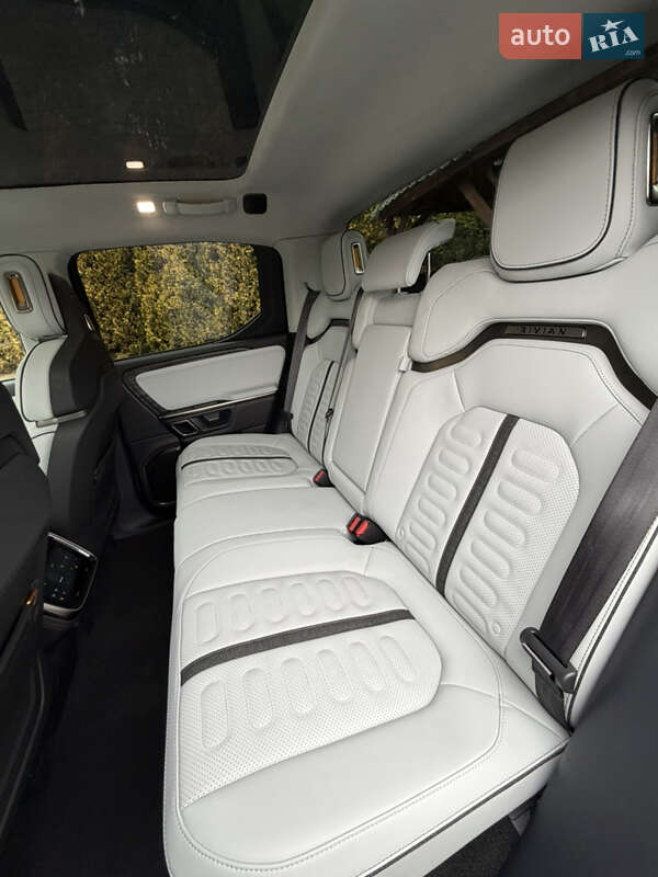 Пікап Rivian R1T 2022 в Львові