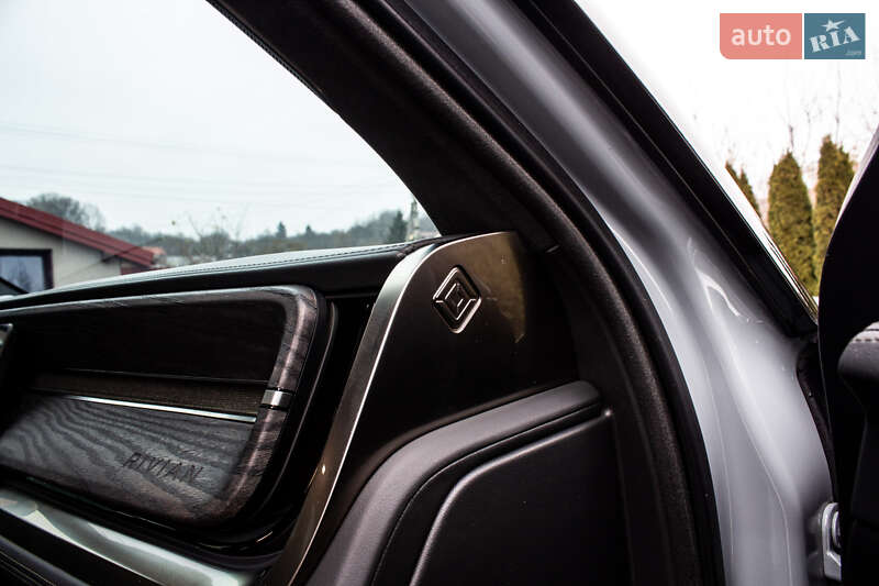 Пикап Rivian R1T 2023 в Львове