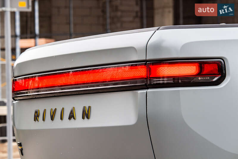 Пикап Rivian R1T 2023 в Львове