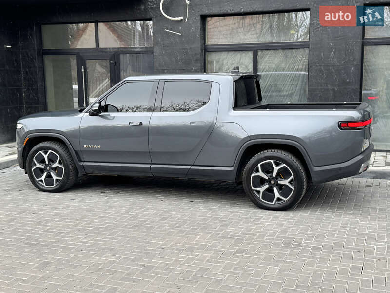 Внедорожник / Кроссовер Rivian R1T 2023 в Ужгороде