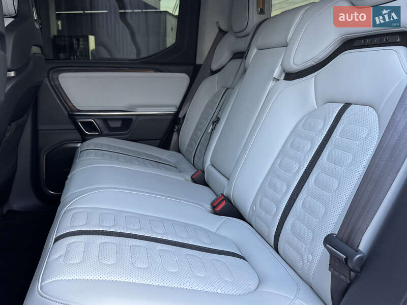 Внедорожник / Кроссовер Rivian R1T 2023 в Ужгороде