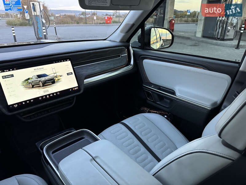 Внедорожник / Кроссовер Rivian R1T 2023 в Ужгороде