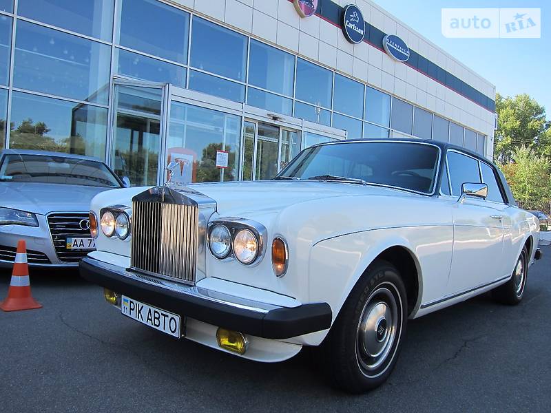 Rolls-Royce Corniche 1977 року