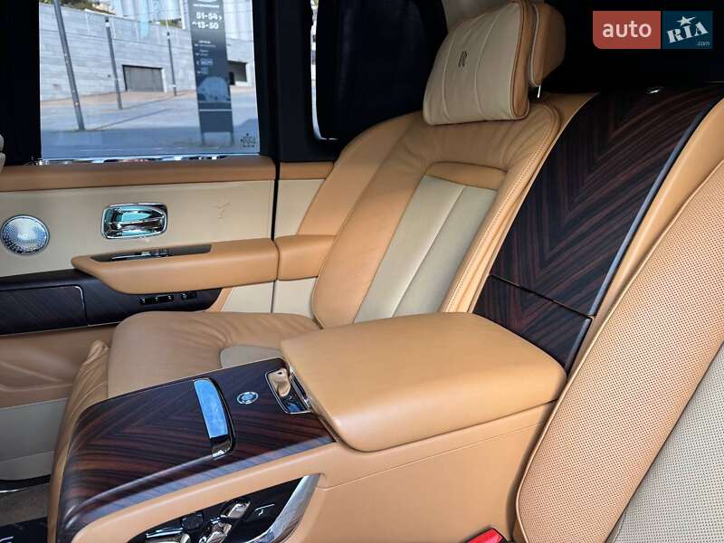 Внедорожник / Кроссовер Rolls-Royce Cullinan 2020 в Киеве