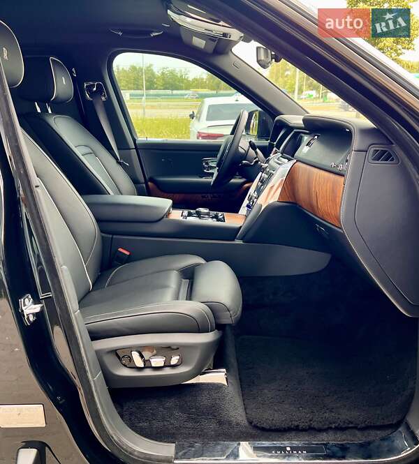 Внедорожник / Кроссовер Rolls-Royce Cullinan 2022 в Киеве