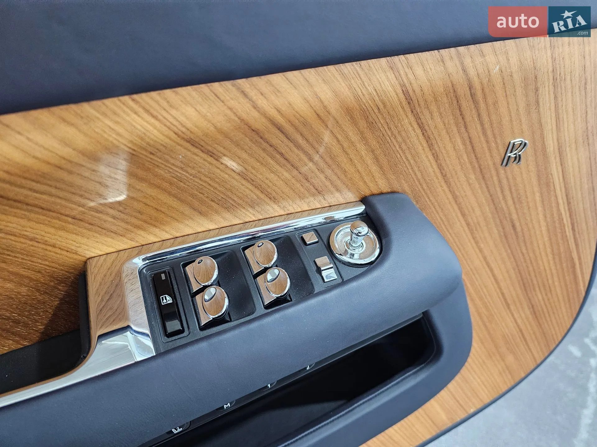 2016 Rolls-Royce Dawn - мініатюра 31